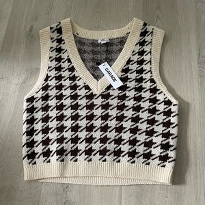 Women's knitted vest